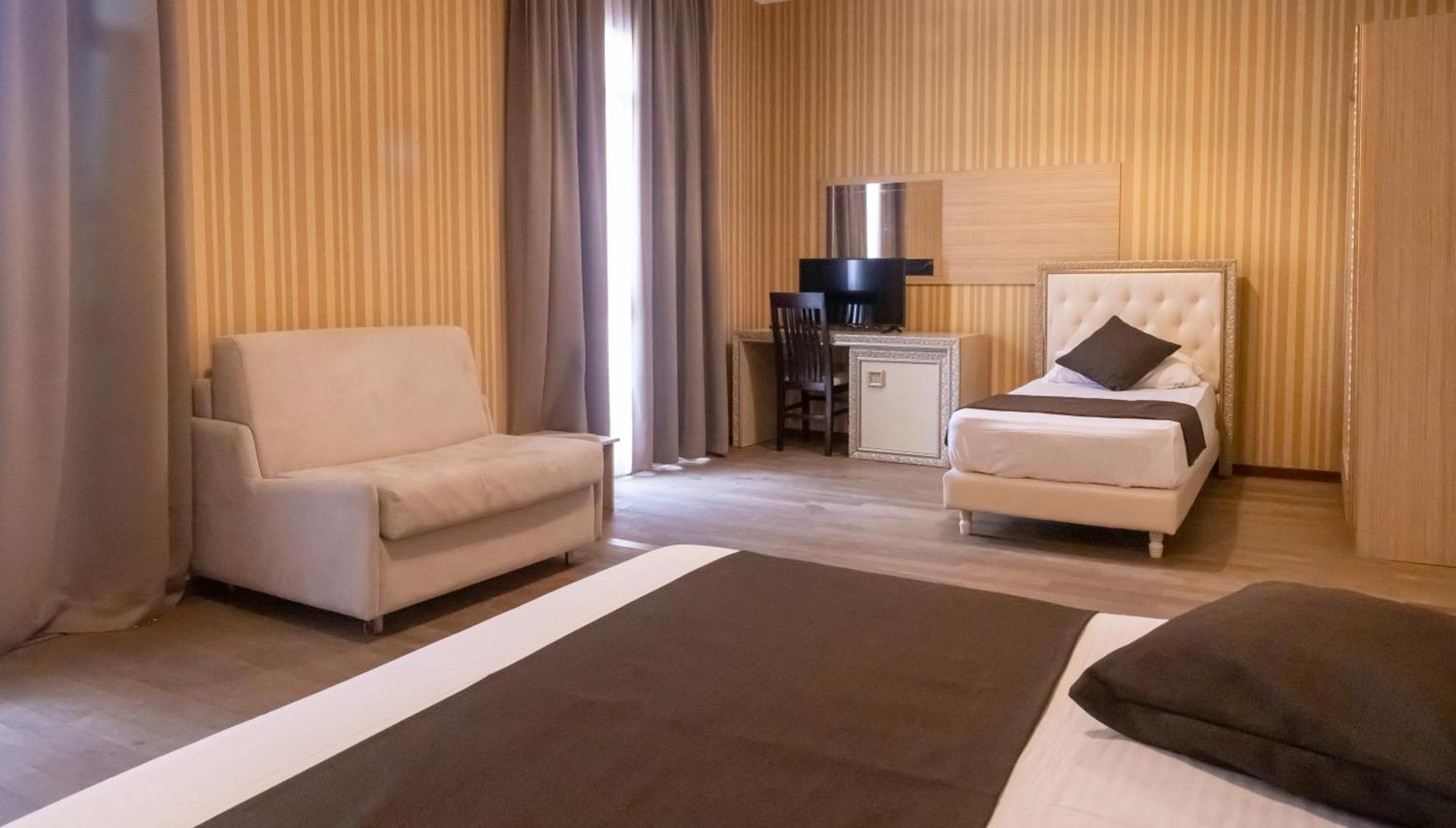 Amh Hotel Durres Luaran gambar
