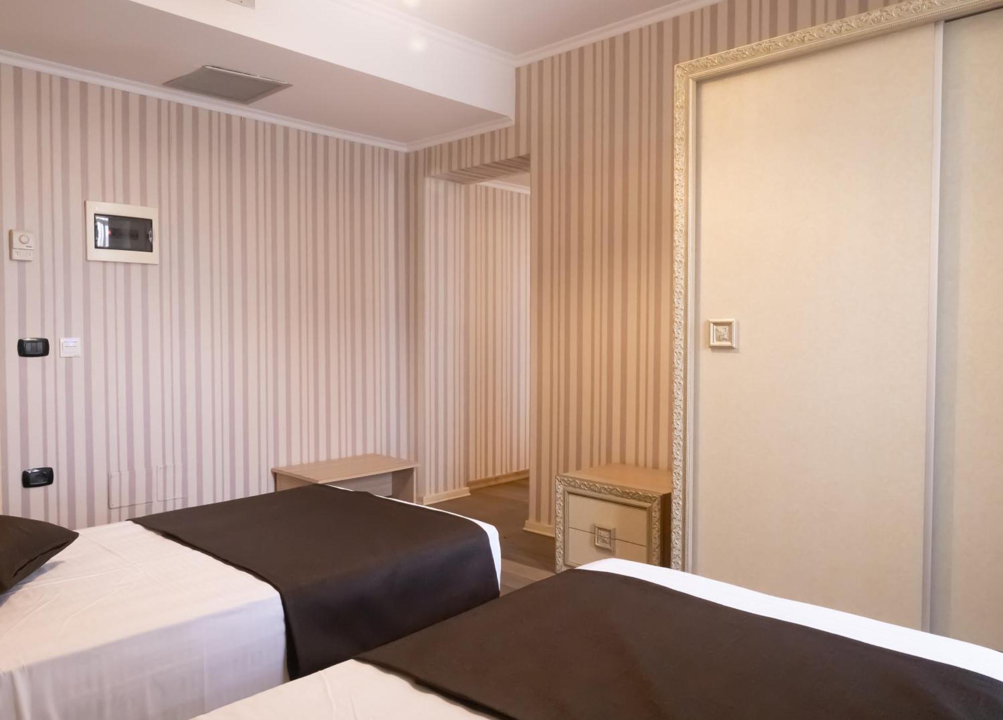 Amh Hotel Durres Luaran gambar