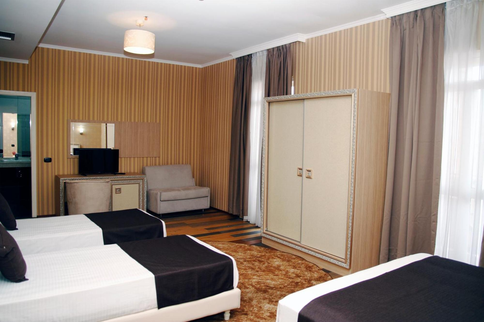 Amh Hotel Durres Luaran gambar