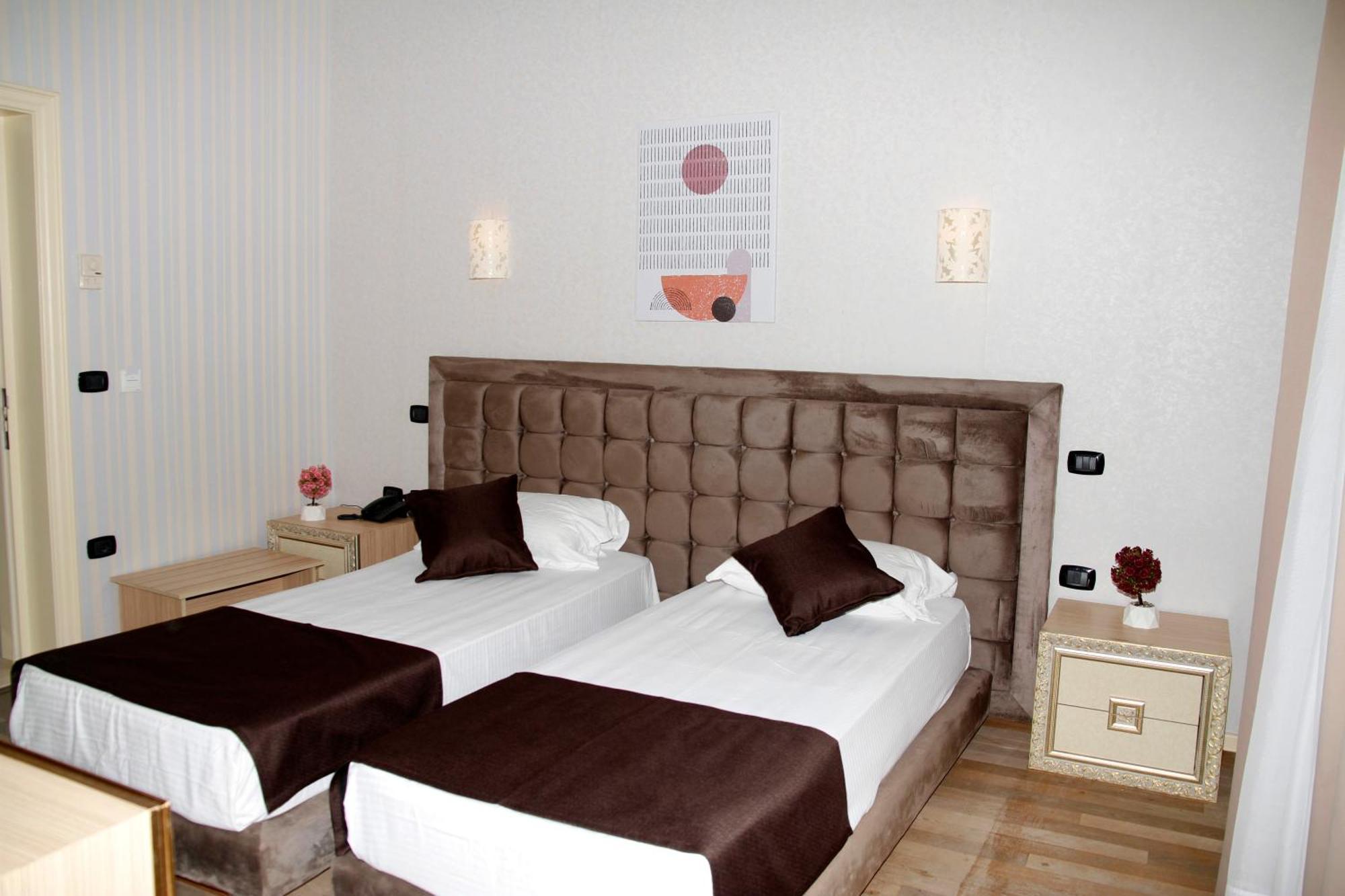 Amh Hotel Durres Luaran gambar